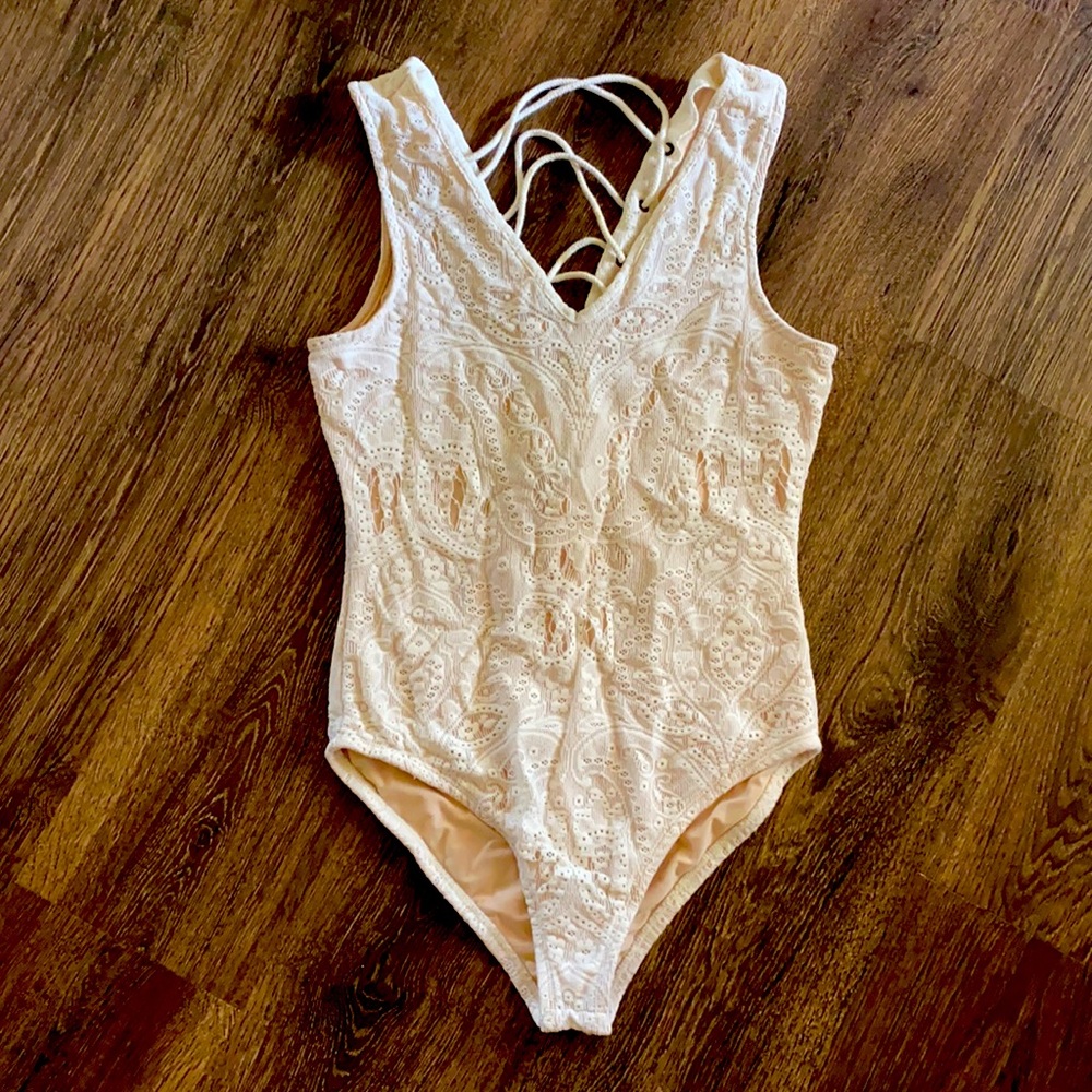Kendall & Kylie, Cream bodysuit, Size M